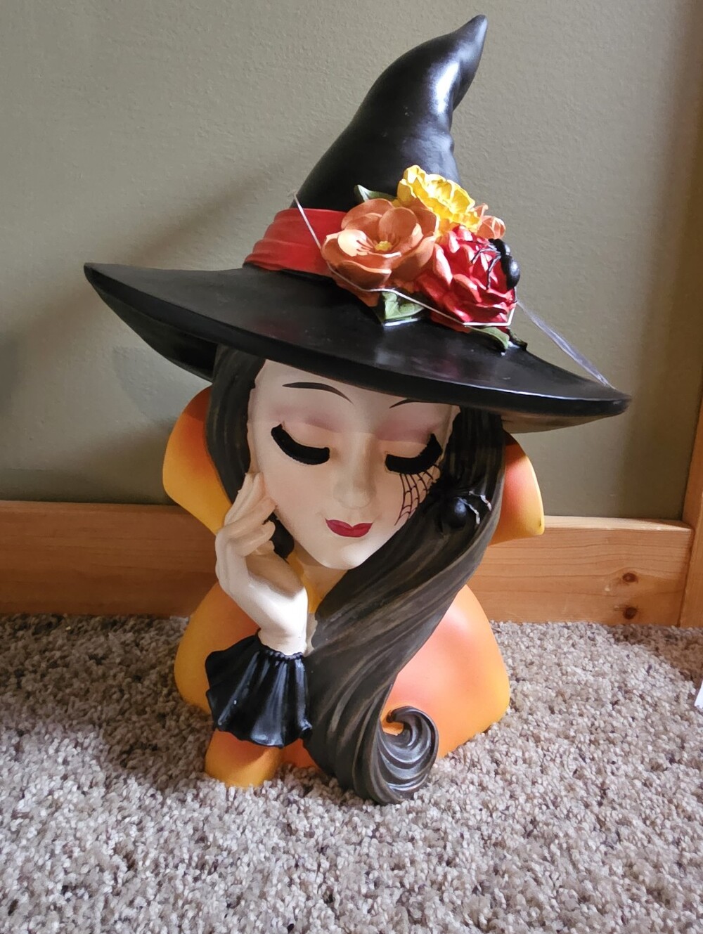 Bella Luxx Witch Bust Spiderweb Floral Hat